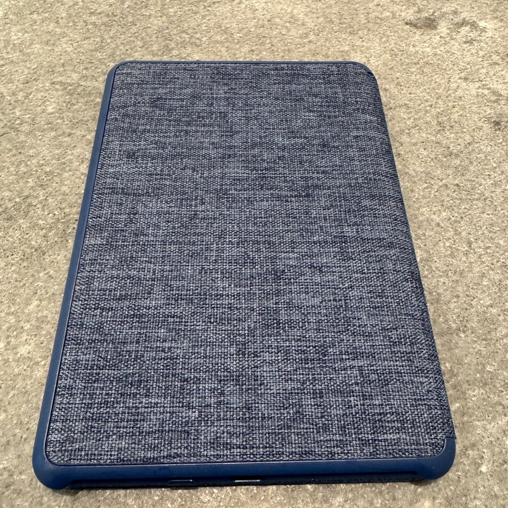 Amazon Kindle Basic (2022) - Picture 4 of 4